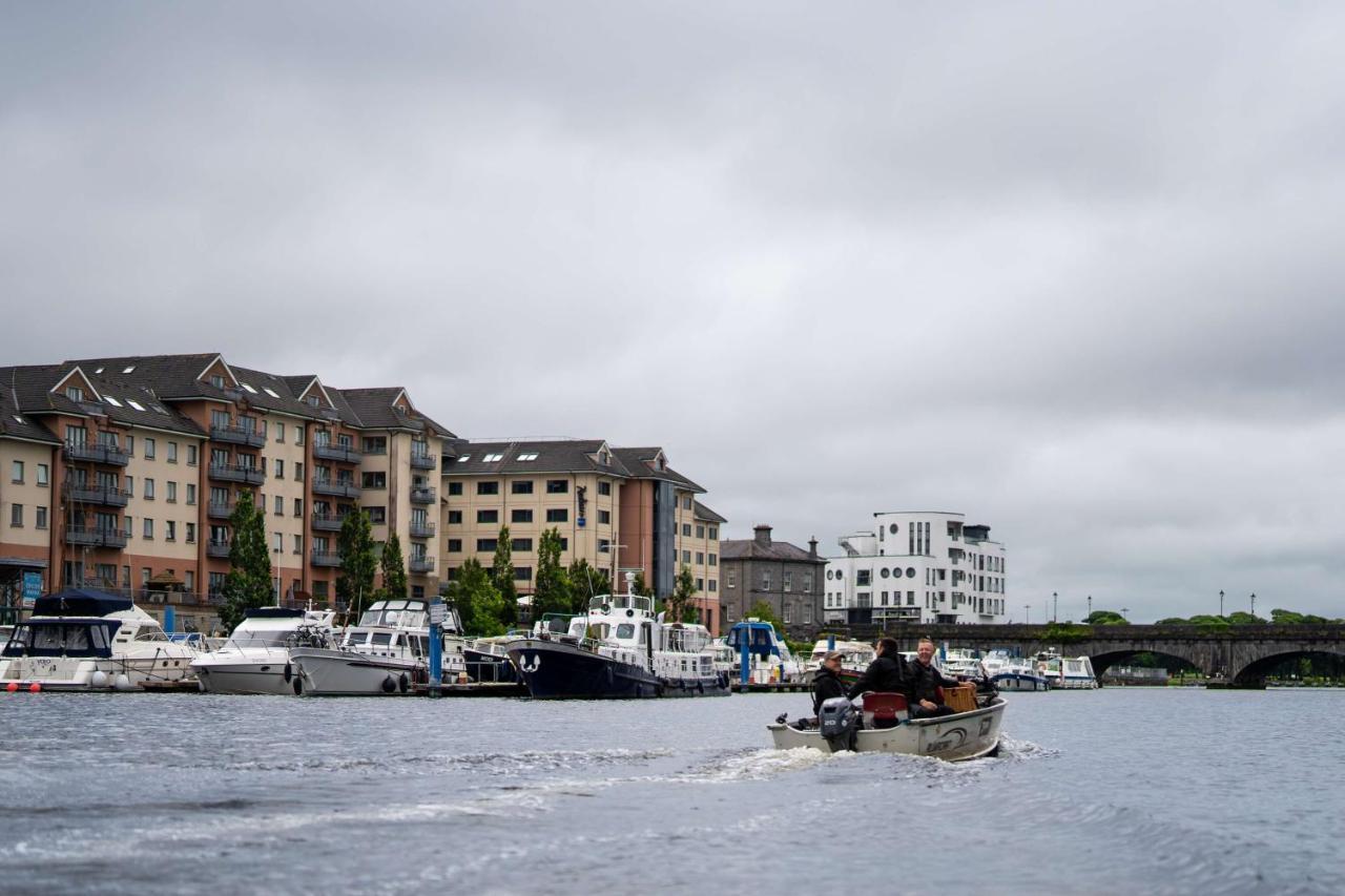 Radisson Blu Hotel, Athlone Exterior photo