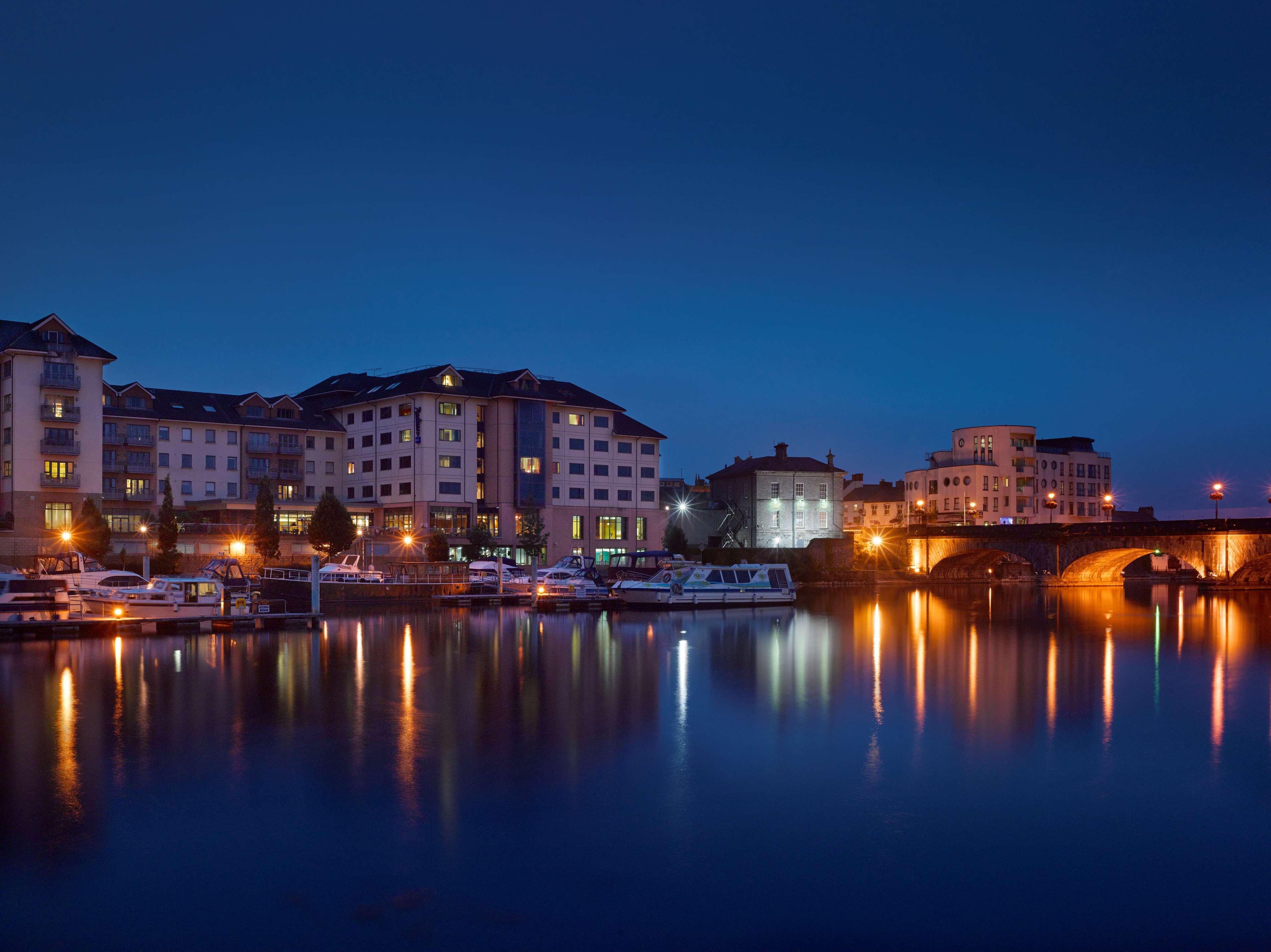 Radisson Blu Hotel, Athlone Exterior photo